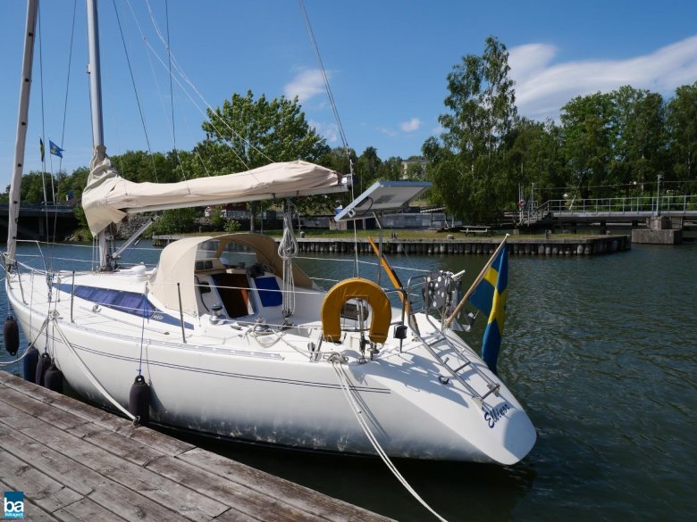 Яхта парусная