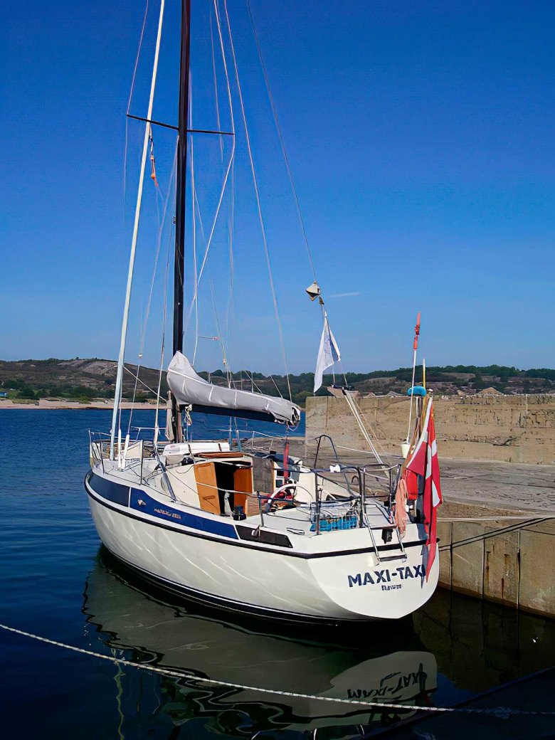 Парусная яхта