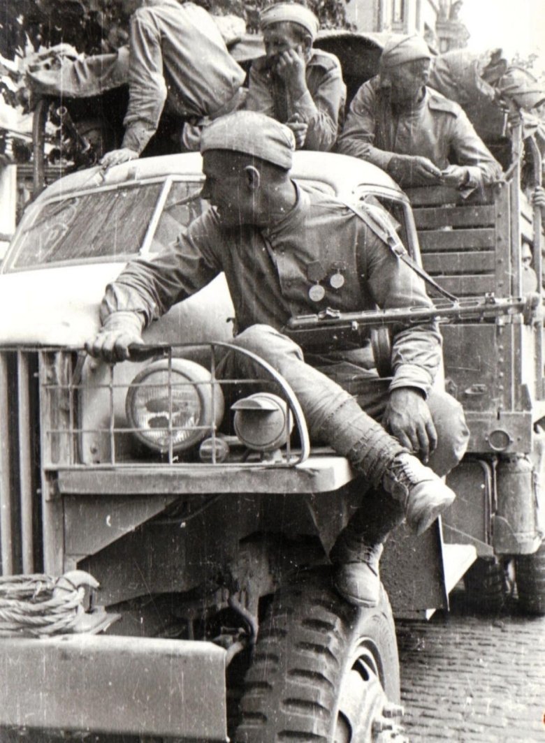 Фронтовой шофер