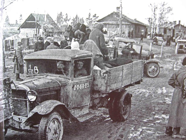 Грузовик полуторка газ аа