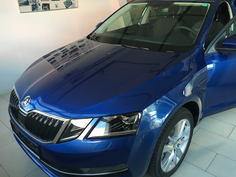 Шкода октавия синяя