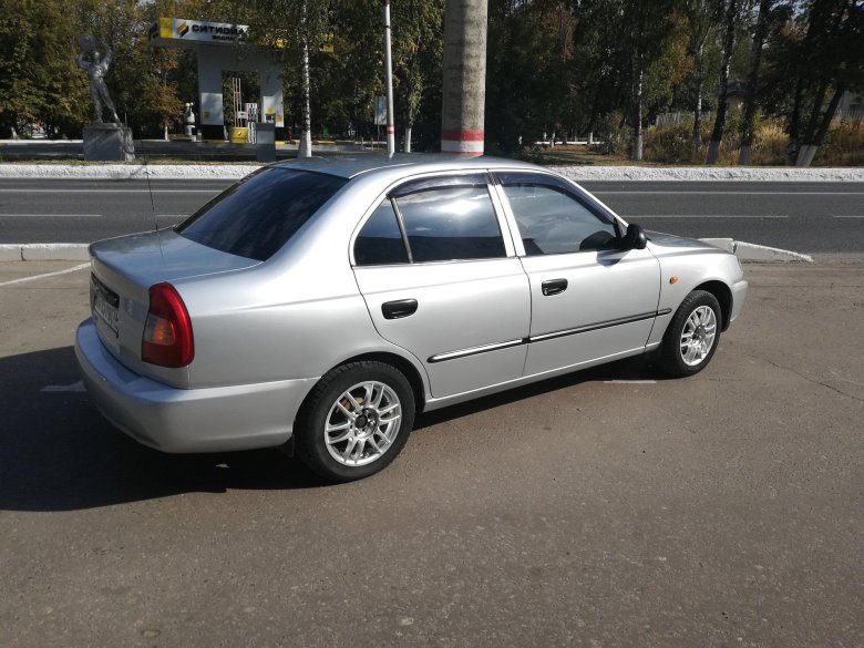 Хендай акцент серебристый