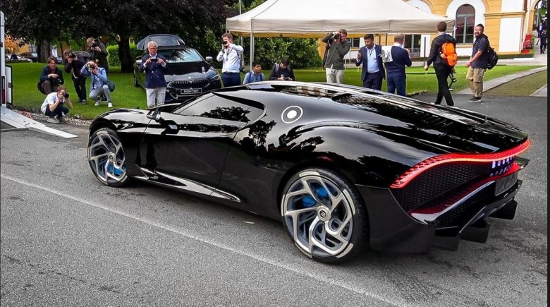 Машина bugatti la voiture noire