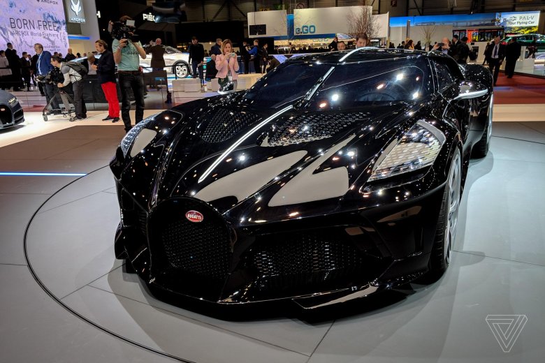 Машина bugatti la voiture noire