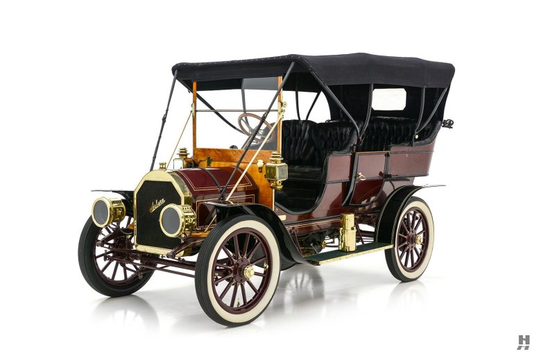 Старинные автомобили