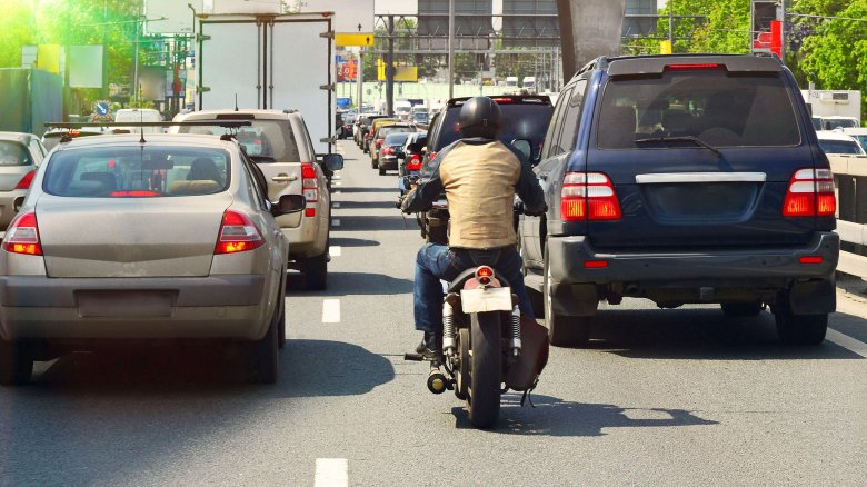 Мотоцикл в междурядье