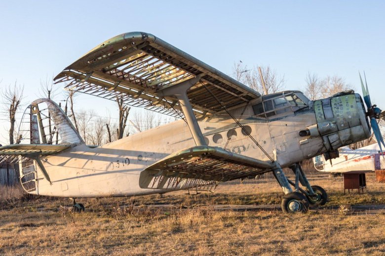 Кукурузник ан-2 1949 года брошенный