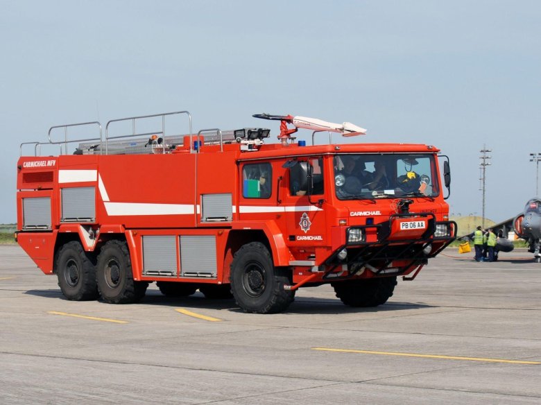 Аэродромный пожарный автомобиль аа 12 60