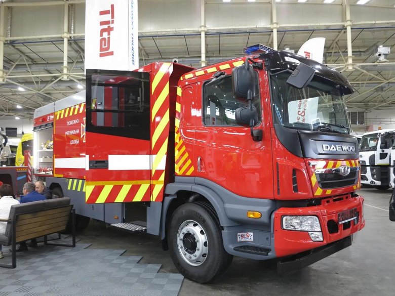 Пожарная машина пожарный