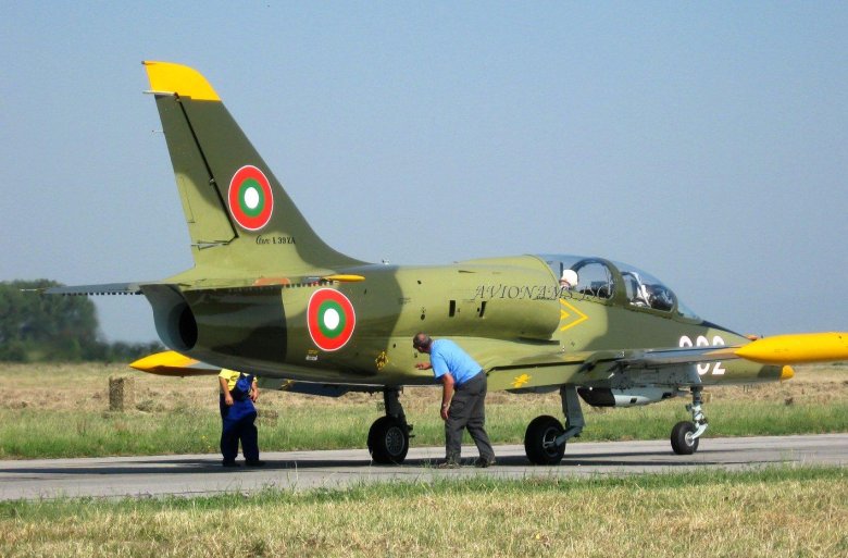 L-39 albatros