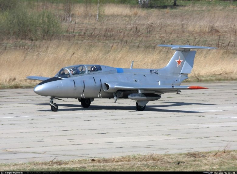Aero l-29 delfin