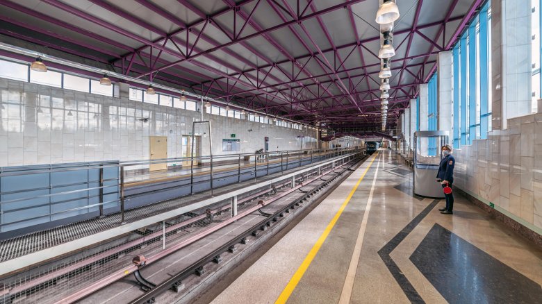 Станция метро шушары