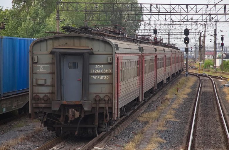 Электропоезд эт 2 м