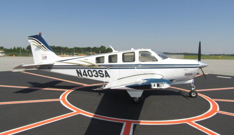 Самолет beechcraft