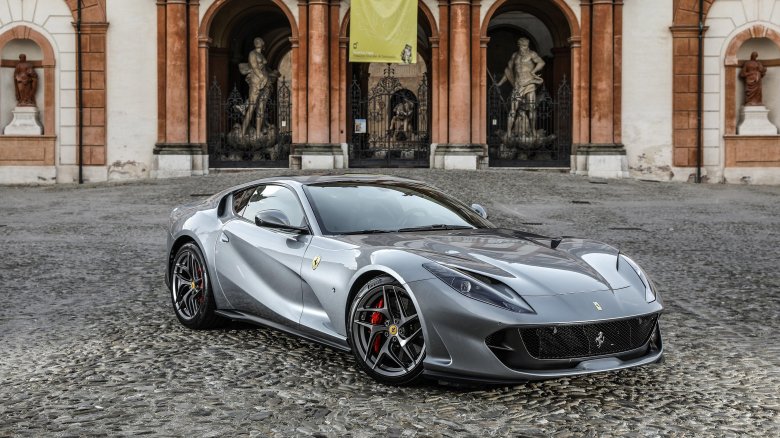 Ferrari superfast 812