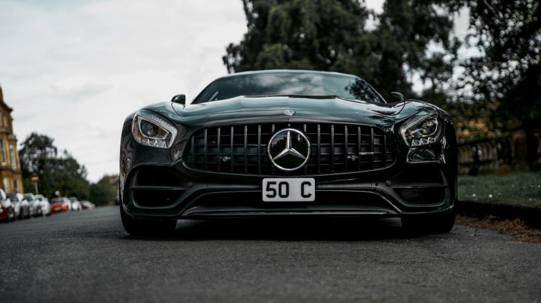 Mercedes benz amg gtr