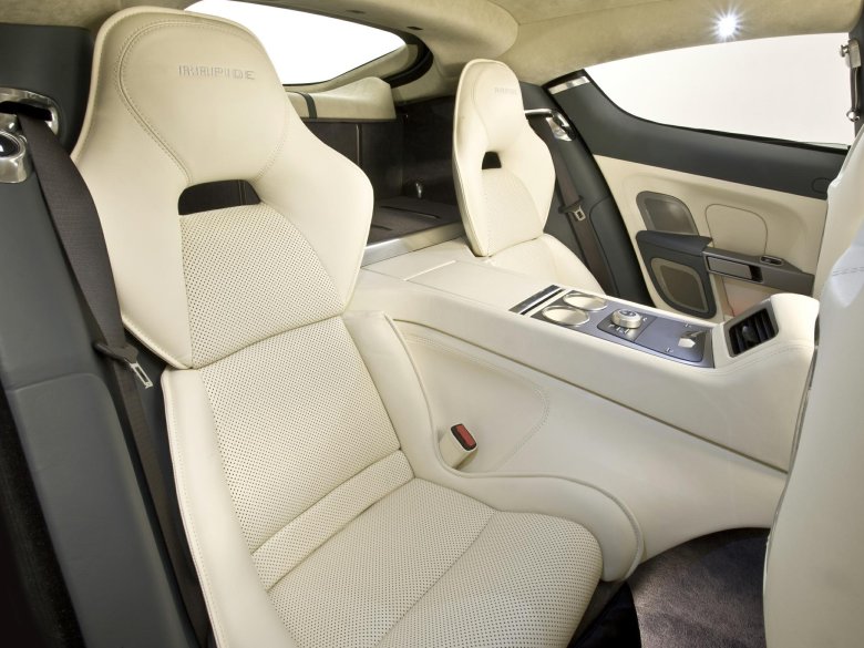 Aston martin rapide салон сзади