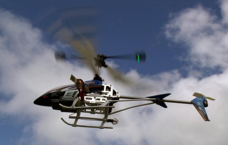 Радиоуправляемый вертолет