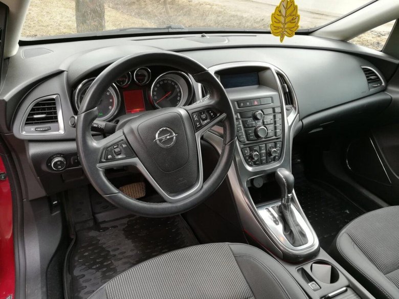 Opel astra j 2011