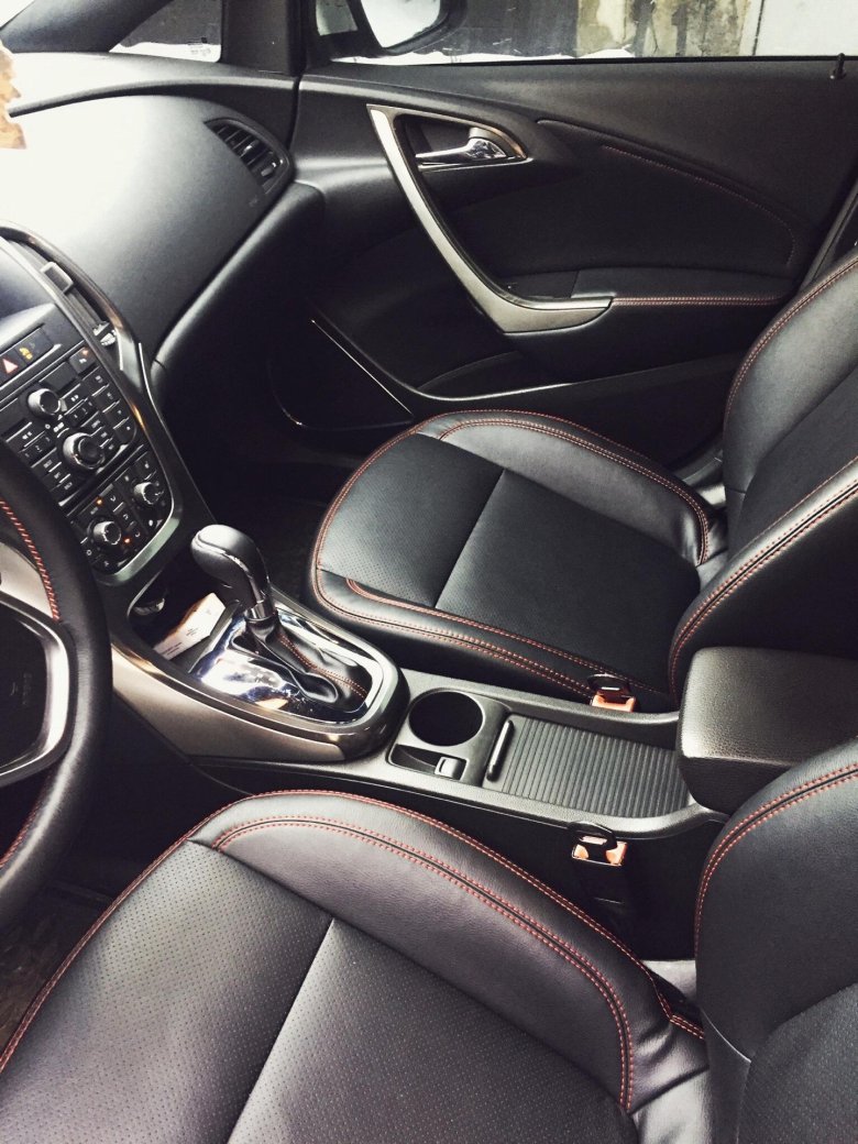 Черный салон опель астра j gtc