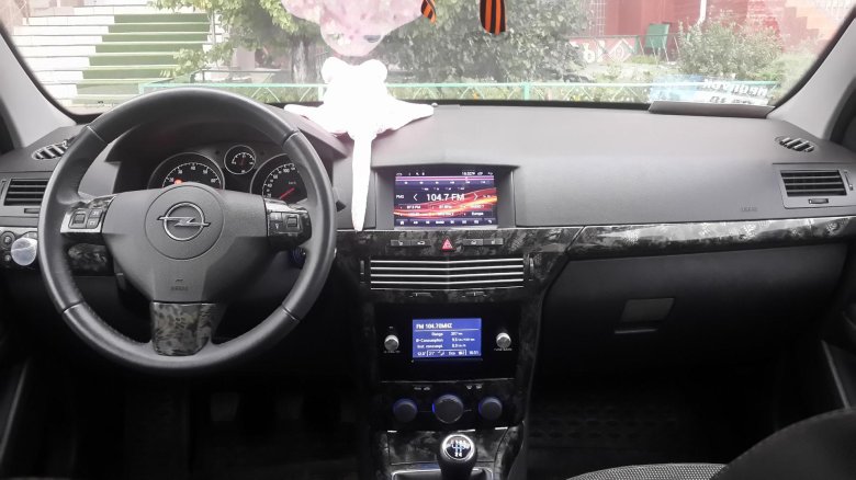 Opel astra 2008 1.8 салон