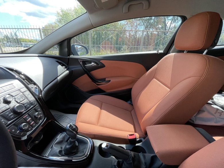 Опель астра gtc салон