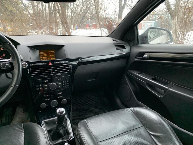 Опель астра 2008 салон