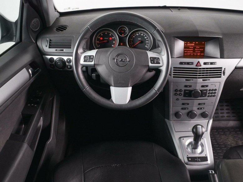 Опель астра h 2012 седан