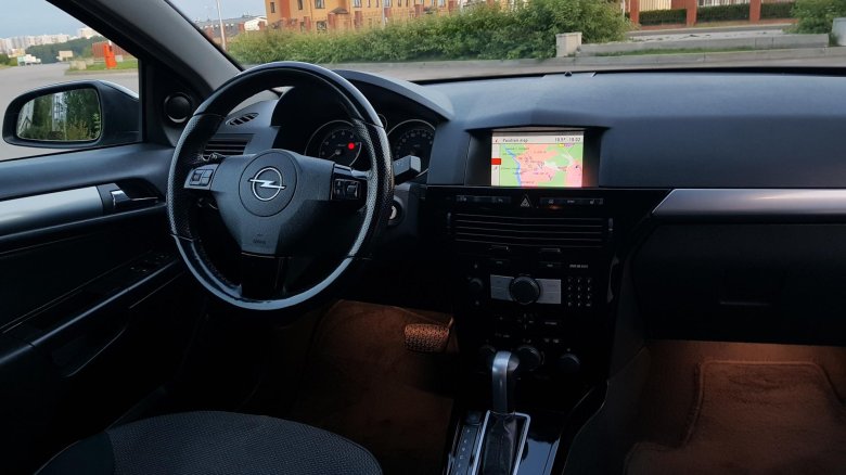 Opel astra 2008 салон