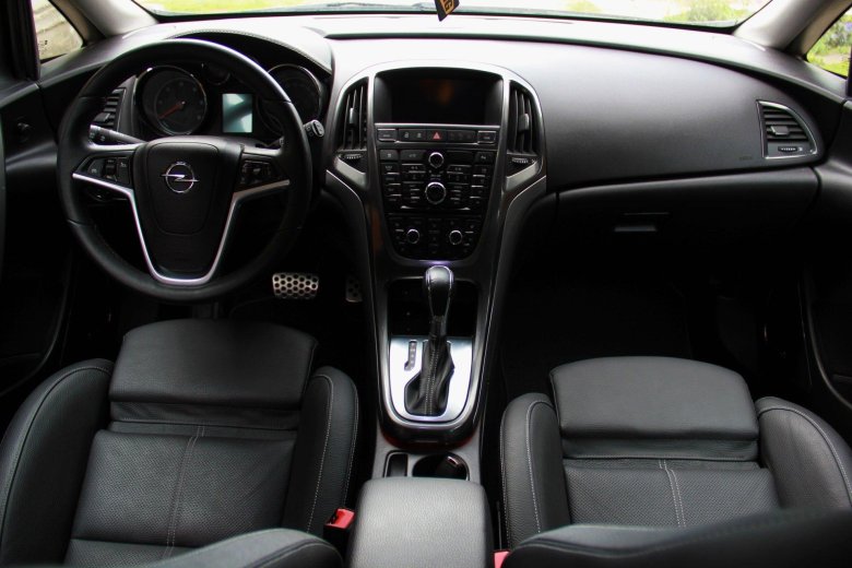 Опель астра j 2011