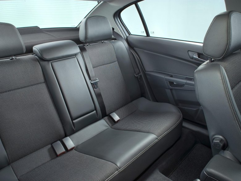 Опель астра 2007 салон сзади