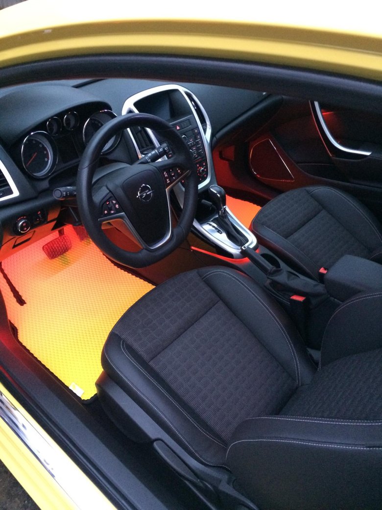 Opel astra gtc салон