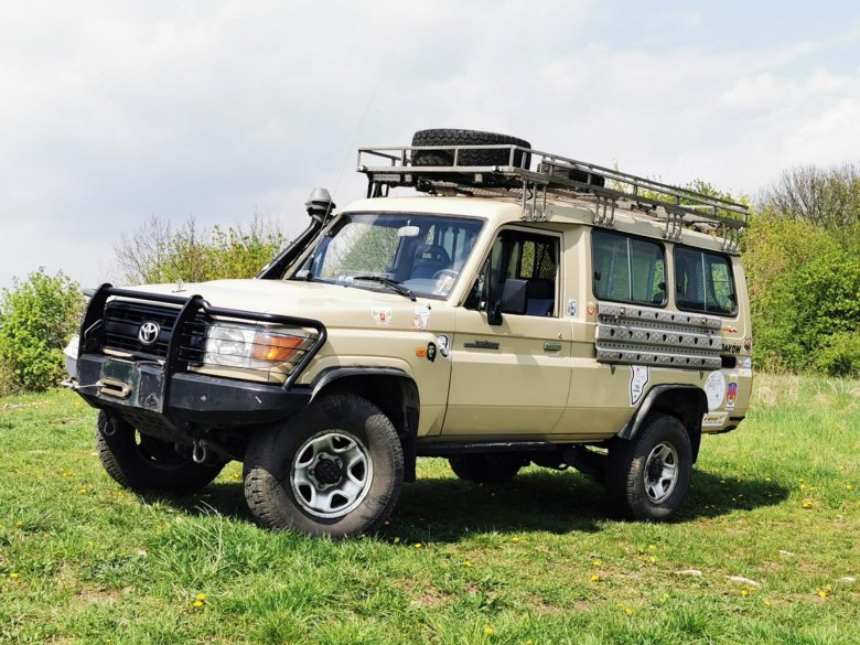 Toyota land cruiser 70 сафари