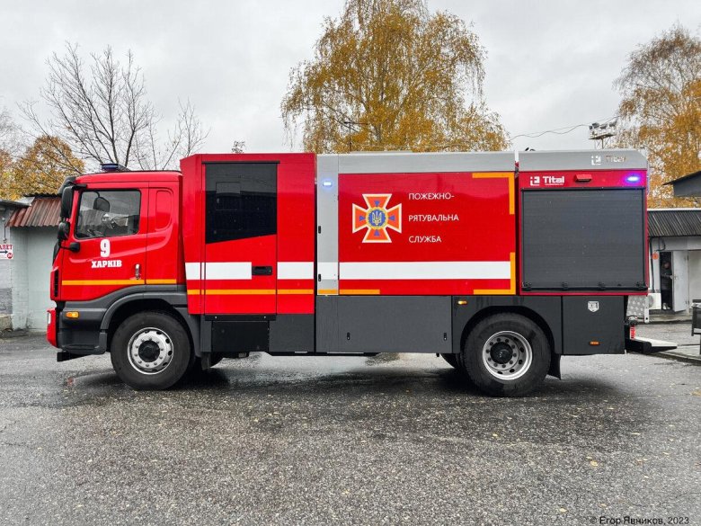 Пожарный автомобиль газодымозащитной службы