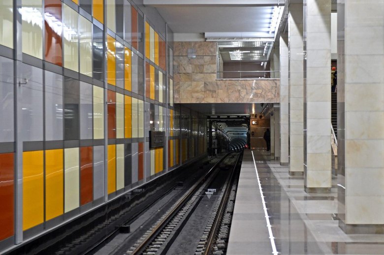 Станция метро саларьево