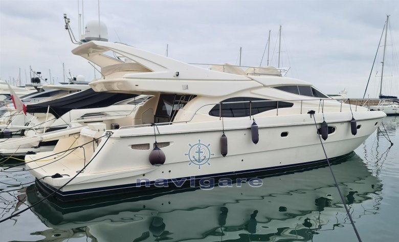Ferretti 430 яхта