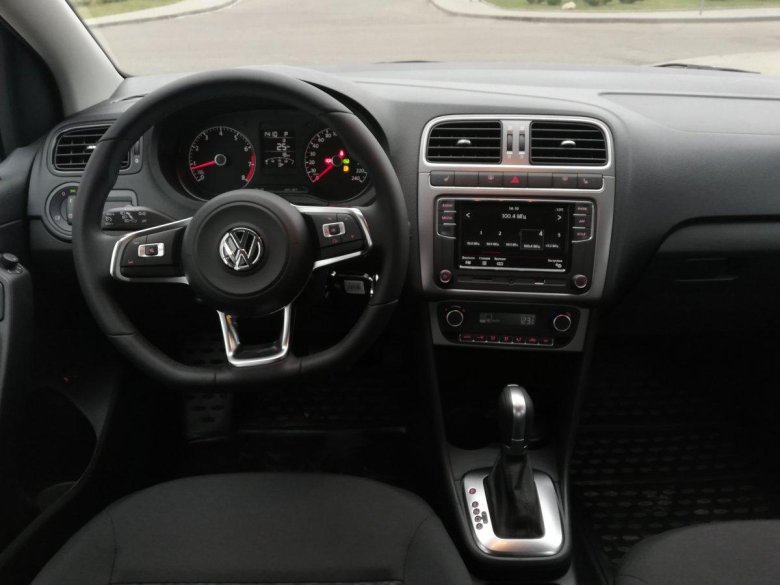Volkswagen polo 2016