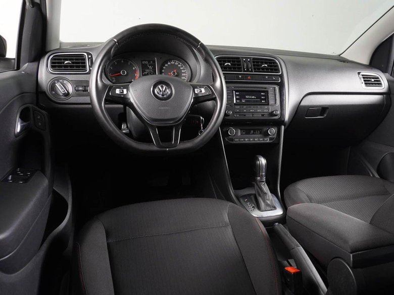 Volkswagen polo v