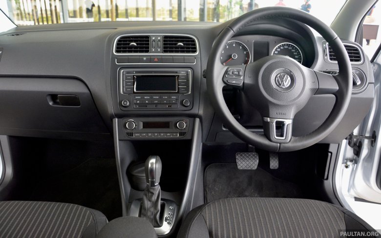 Фольксваген поло седан 2010 салон