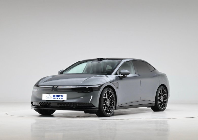 Автомобиль седан