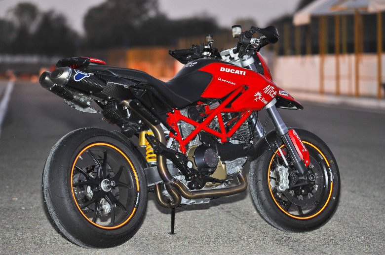 Ducati hypermotard 1100