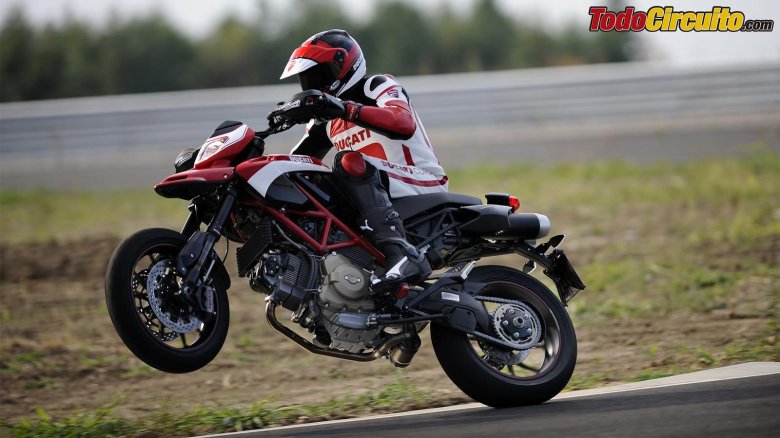 Дукати гипермотард