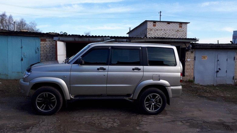 Уаз патриот серебристый