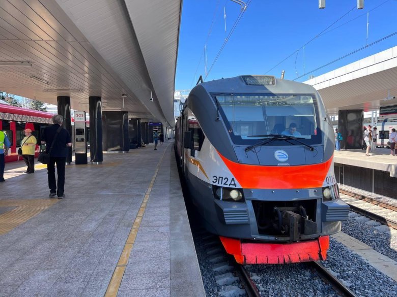 Электропоезд эп 2 д