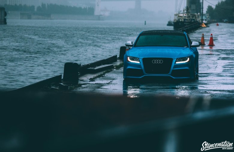 Audi a5 бирюзовая