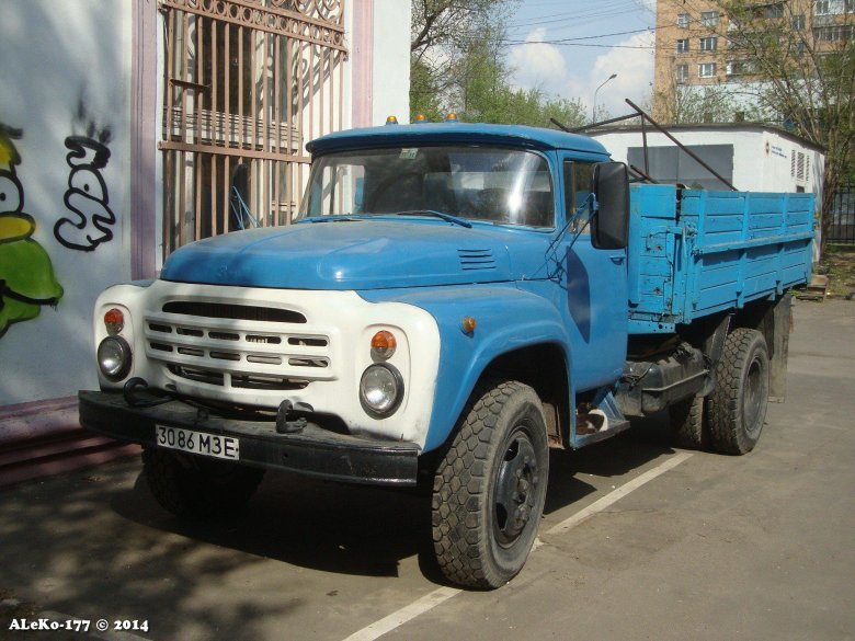 Грузовик зил 130 бортовой