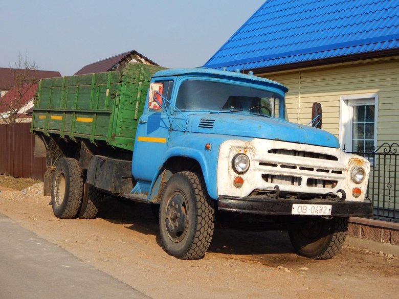Грузовик зил 130
