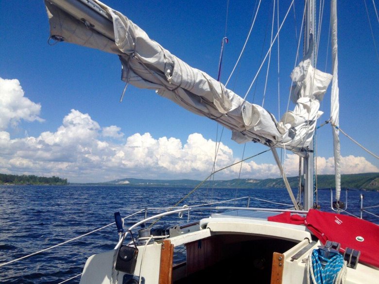 Яхта парусная