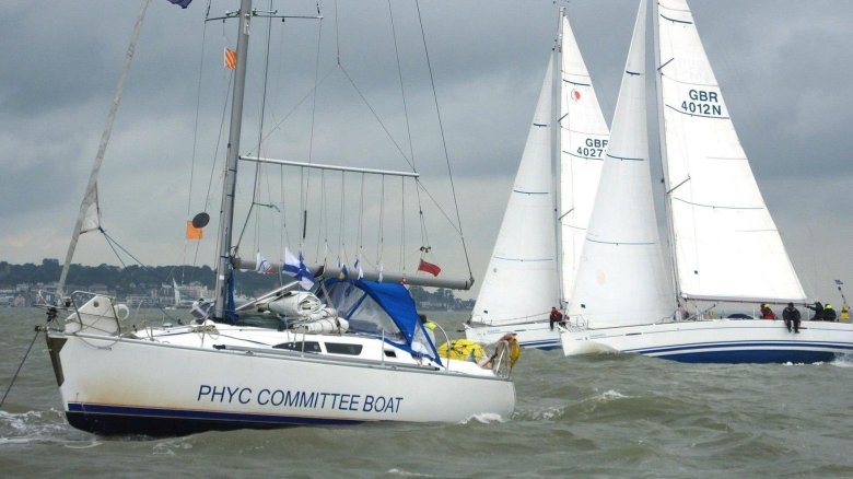 Парусная яхта спутник 15