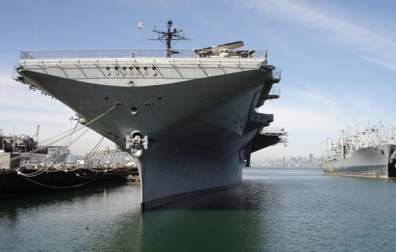 Авианосец uss hornet